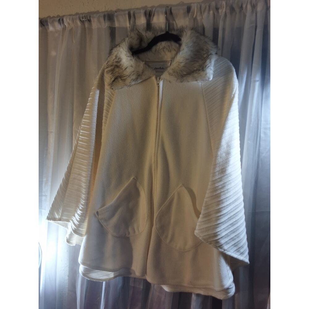 LEMODA CAPE,FAUX FUR COLLAR, OVER SIZE.